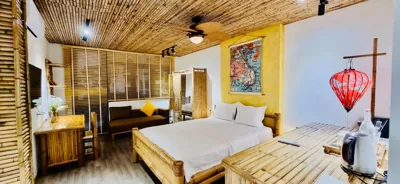 Chambre Queen avec balcon — Maison Song Anh